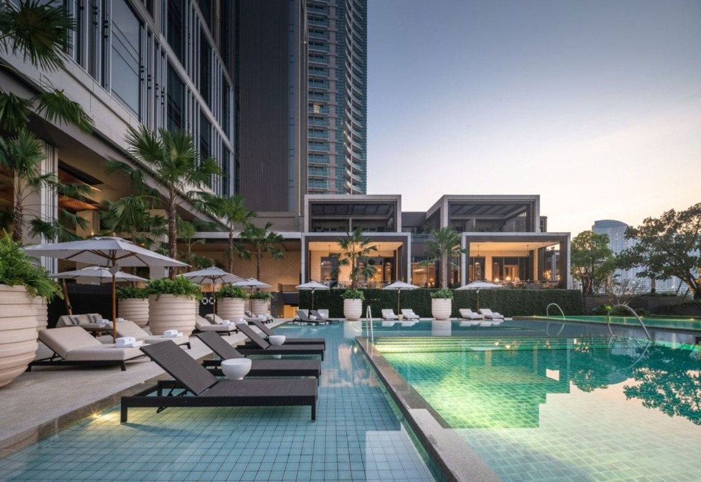 luxury pool emaar 86